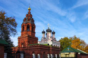 Fototapeta na wymiar Moscow, Russia - Oktober, 2019: Church of image of Saviour Not Made by Hands on the river Setun
