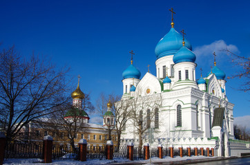 Fototapeta na wymiar MOSCOW, RUSSIA - January, 2019: Nikolo-Perervinsky monastery in winter sunny day