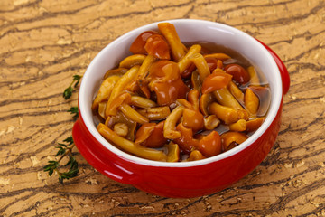 Pickled honey agaric