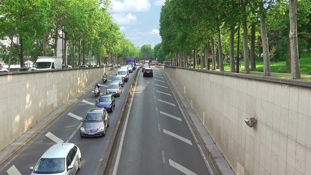 Heavy Traffic in a City Tunnel. Fast Motion