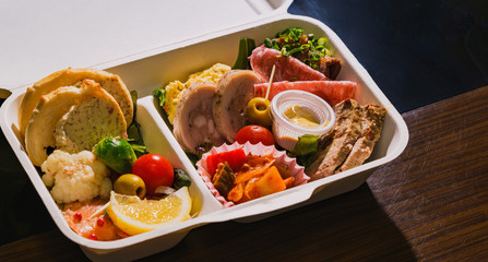 オードブル　テイクアウト　料理　弁当　デリバリー　イタリアン　イタ飯　グルメ　ディナー　お取寄せ
