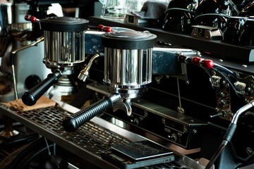 Fototapeta na wymiar coffee machine prepare in beverage cafe.