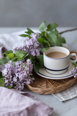 コーヒーとライラックの花