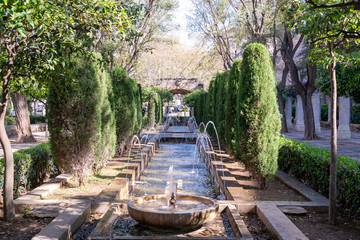 Wasserlauf und Brunnen in einem Spanischen Ort