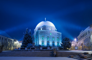 Obraz premium Mosque on main square of Pecs, Hungary