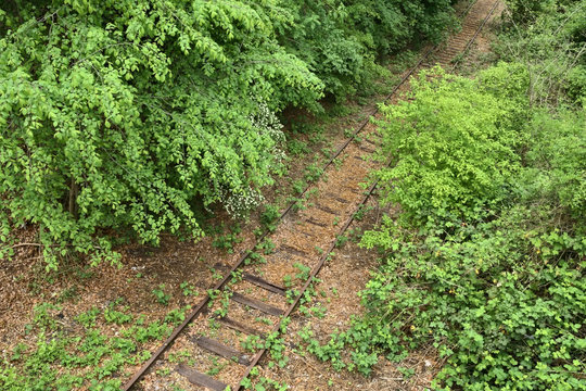 Stillgelegtes Bahngleis