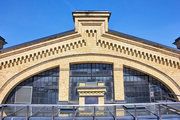 Obraz premium Facade of the building with arch windows 