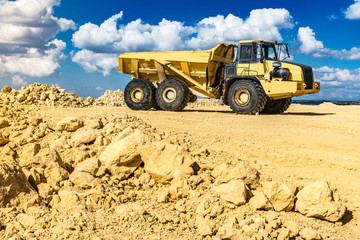 Obraz premium Giant truck in a mine or quarry to transport large loads