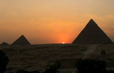 Fototapeta na wymiar Sunset at the Pyramids