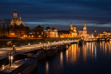 Obraz na płótnie Canvas Blick auf die nächtliche Altstadt von Dresden.