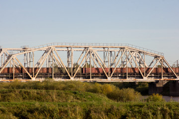 Fototapeta na wymiar iron railway bridge