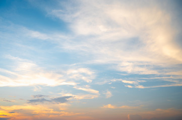 Obraz premium Sunset sky for background or sunrise sky and cloud at morning.