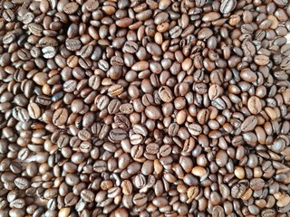 Coffee beans lie in bulk