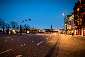 Jungfernstieg bei Nacht