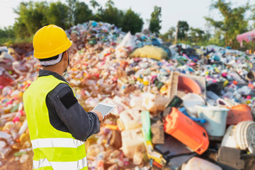 Foreman controls the recycle waste separation of recyclable waste plants