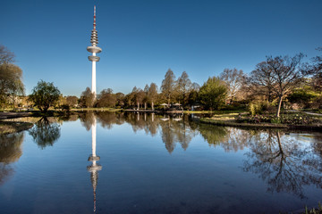 Planten un Blomen mit Fernsehturm  © Blaubach Fotografie