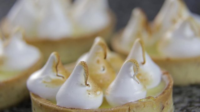 Creating a tartlet with a bise. Burning