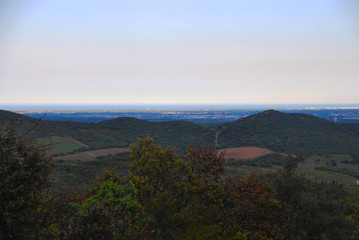 Naklejka premium Panorama sur la plaine du roussillon