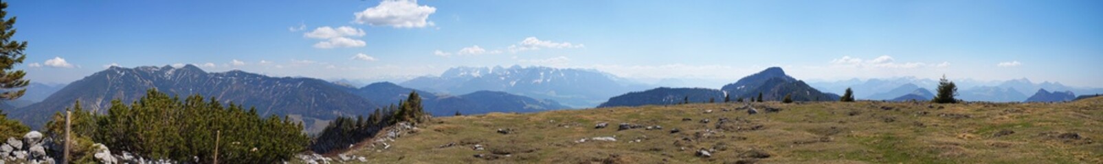 Fototapeta na wymiar Bergpanorama am Zinnenberg