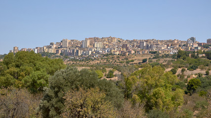 Fototapeta na wymiar view of the city of Agrigento