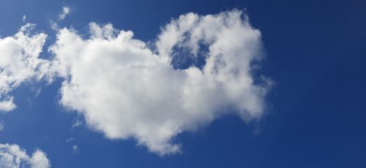 Obraz premium clouds in the blue sky