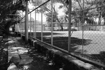 Cancha de futbol abandonada 