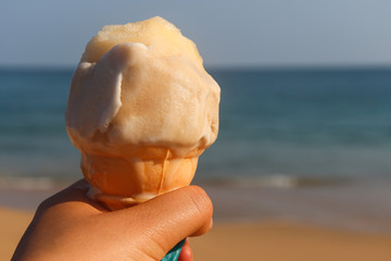 Helado en la playa 