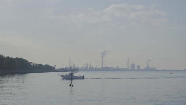 千葉県/海/船/工場/木更津