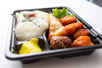 中華弁当　激安198円弁当