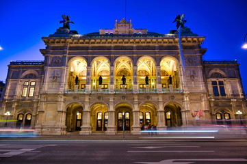 Fototapeta na wymiar Vienna, Austria - May 18, 2019 - The Vienna State Opera located in Vienna, Austria at night.
