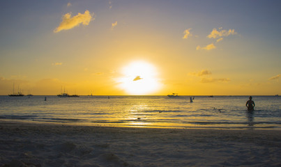 Atardecer en la playa eagle de aruba