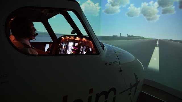WS&nbsp;PAN Pilots in professional&nbsp;flight simulator during take off