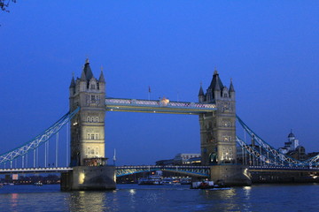 Fototapeta na wymiar london bridge