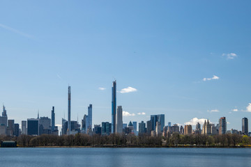 Fototapeta na wymiar View of new York City and The Lake 