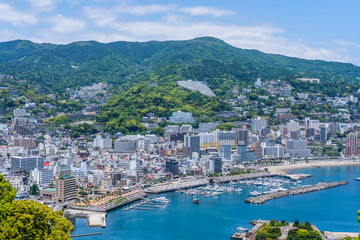 Obraz premium 静岡県熱海市の街並み