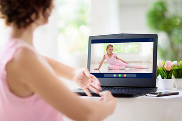 Ballet lesson online. Remote learning for kids.