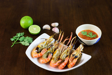 Grilled shrimp and dipping sauce that is very appetizing