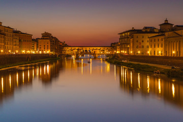 Fototapeta na wymiar Firenze Ponte Vecchio al tramonto