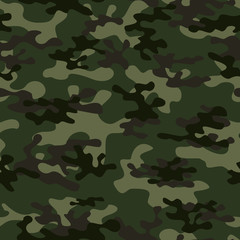 Fototapeta premium Green camo seamless pattern on ojedge print, fabric. Military texture.