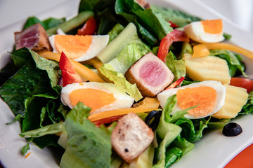 Grilled tuna loin salad with boiled egg