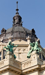 Fototapeta na wymiar Szechenyi thermal bath - cupola - Budapest