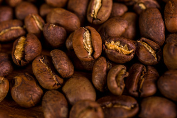 Naklejka premium Roasted coffee beans