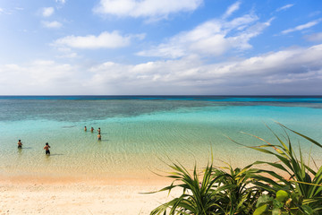 日本最南端、沖縄県波照間島・3月のニシ浜