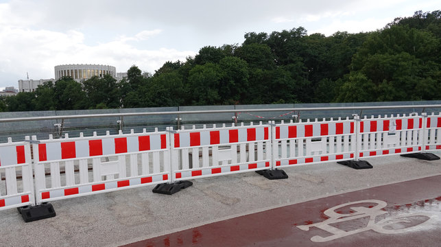 Pedestrian-bicycle bridge in the center of Kiev