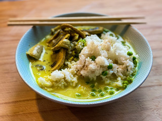 vegan thaï soup and rice