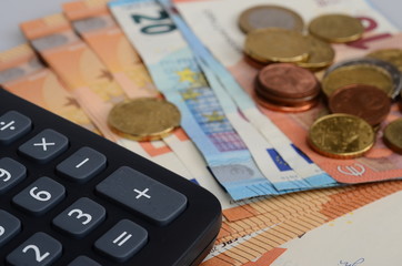 Calculator and euro cash bank notes