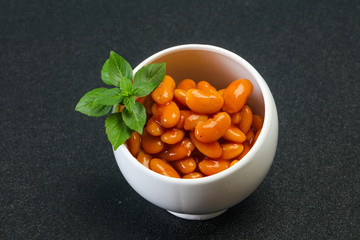 White beans with tomato sauce