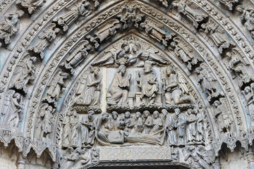 Obraz premium Detail of western porch facade León cathedral, this cathedral is one of the most relevant examples of the Gothic style in Spain.