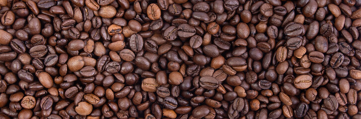 Naklejka premium coffee beans background in banner format