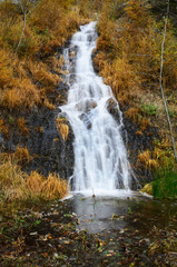 cascata autunno paesaggio artistico montagna acqua sorgente 